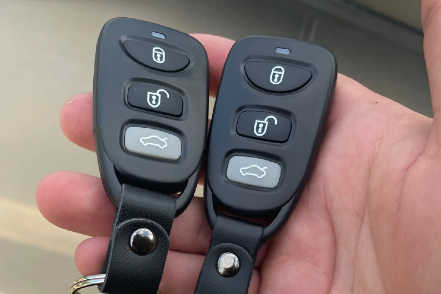 Car key fob replacement service